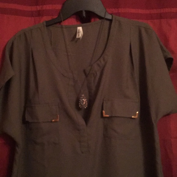 Live 4 Truth olive green tunic - Picture 6 of 7